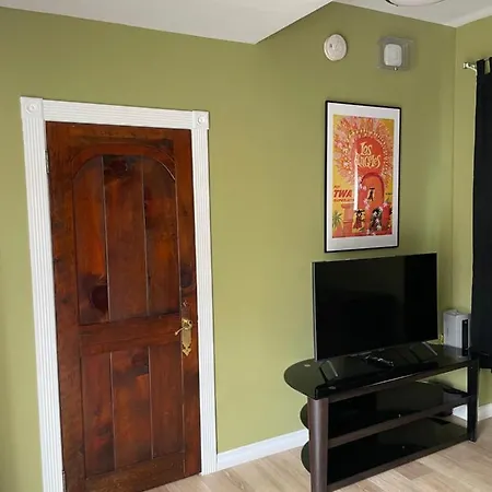 Private Room W/ Private Full Bathroom & Wifi & Ac & Shared Kitchen In Los Angeles Exterior photo