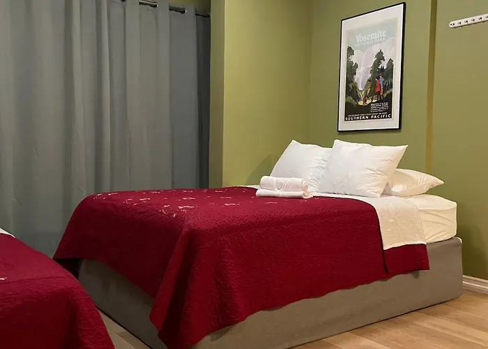 Private Room W/ Private Full Bathroom & Wifi & Ac & Shared Kitchen In Los Angeles